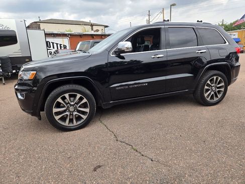 Used 2017 Jeep Grand Cherokee Overland w/ Jeep Active Safety Group image 5