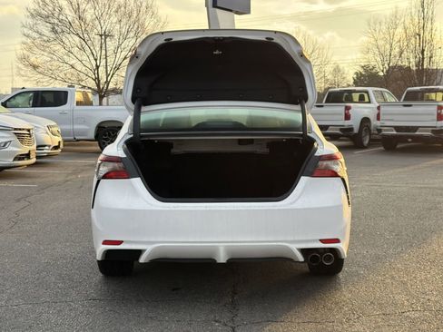 Used 2022 Toyota Camry SE image 21