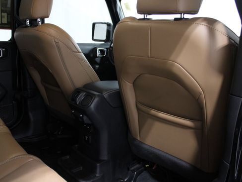 Used 2021 Jeep Wrangler Unlimited Sahara AWD/4WD image 22