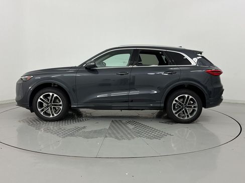 Certified 2025 Audi Q5 Premium w/ Convenience Package AWD/4WD image 2