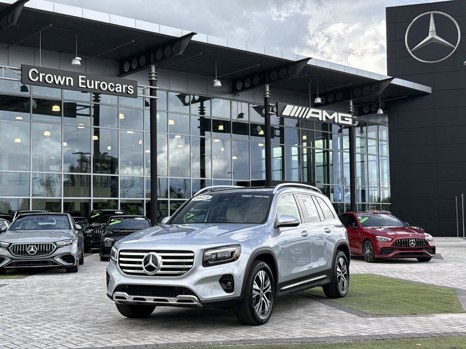 Certified 2025 Mercedes-Benz GLB 250 image 1