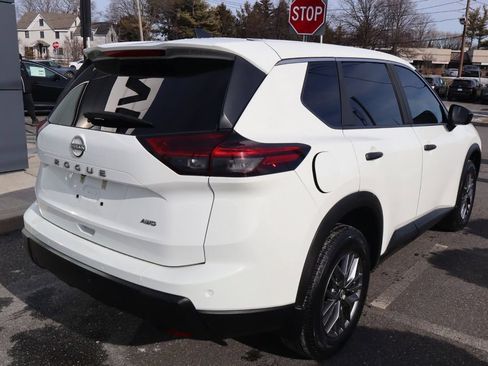 Certified 2025 Nissan Rogue S AWD/4WD image 6