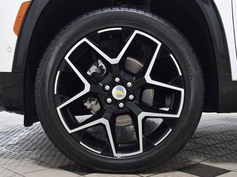 Used 2025 Chevrolet Traverse High Country image 29