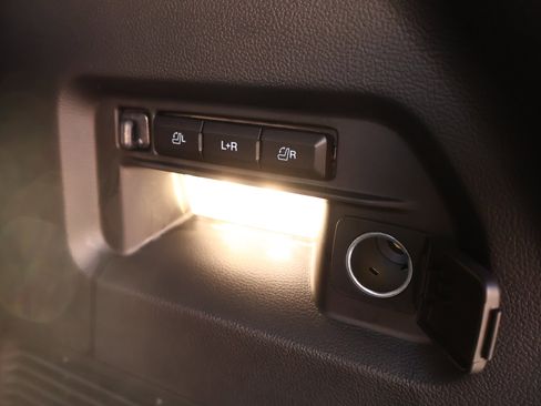 Used 2025 Ford Explorer ST image 28