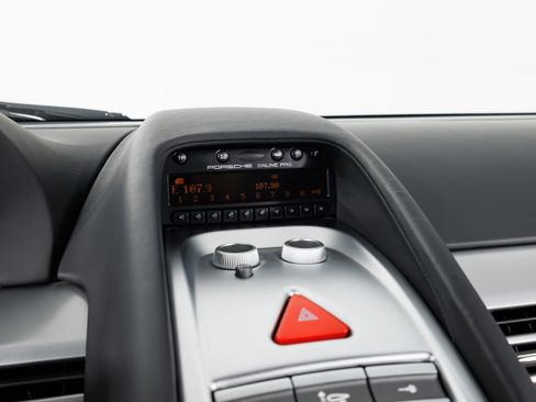 Used 2004 Porsche Carrera GT RWD image 27
