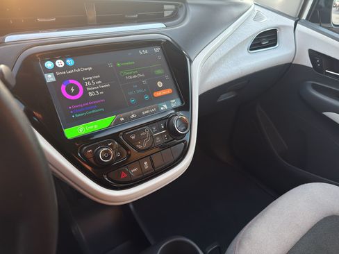 Used 2017 Chevrolet Bolt LT FWD image 21