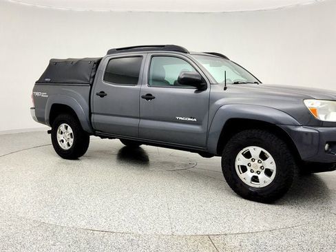 Used 2015 Toyota Tacoma 4x4 Double Cab image 3