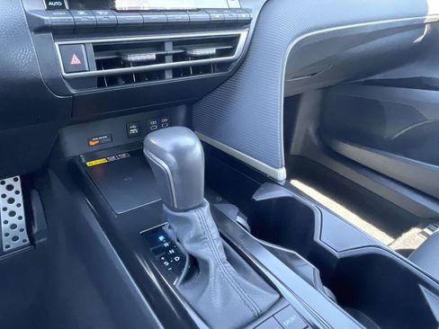 Used 2025 Toyota Camry SE w/ Convenience Package FWD image 40