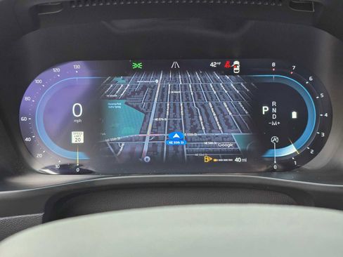 Certified 2024 Volvo XC40 B5 Ultimate w/ Climate Package image 34