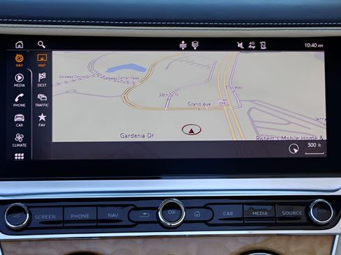 Used 2023 Bentley Continental GT Azure image 19