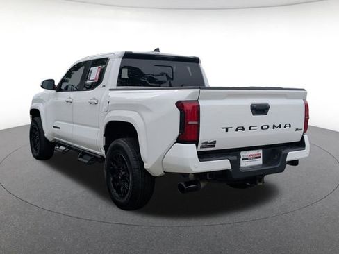 Used 2024 Toyota Tacoma SR5 w/ SR5 Upgrade Package AWD/4WD image 4