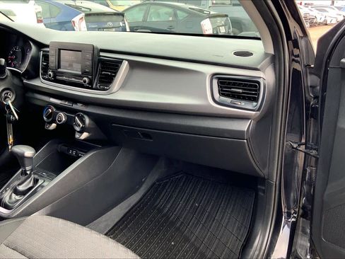 Used 2018 Kia Rio LX image 17