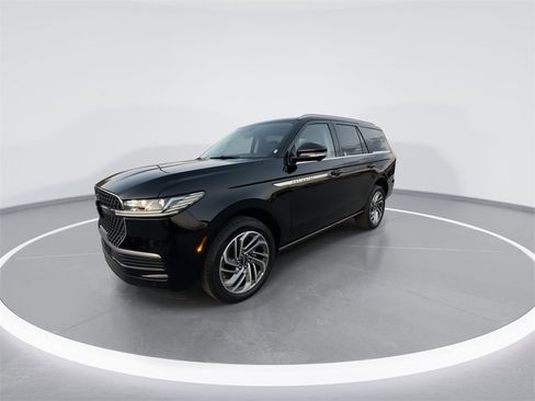 New 2025 Lincoln Navigator Reserve image 4