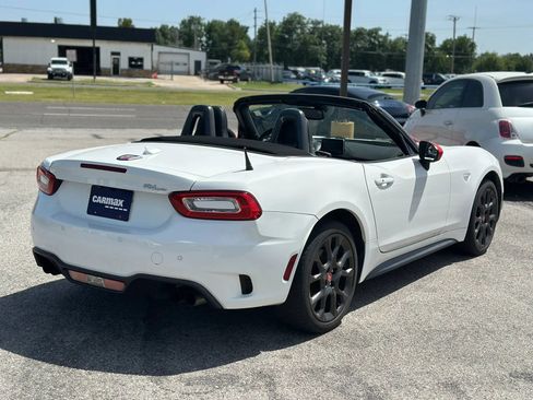 Used 2020 FIAT 124 Spider Abarth w/ Convenience Group RWD image 9