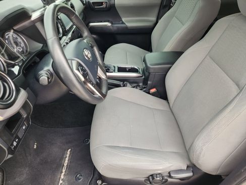 Used 2018 Toyota Tacoma SR5 image 16