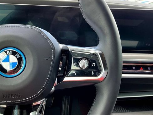 Used 2023 BMW i7 xDrive60 AWD/4WD image 12