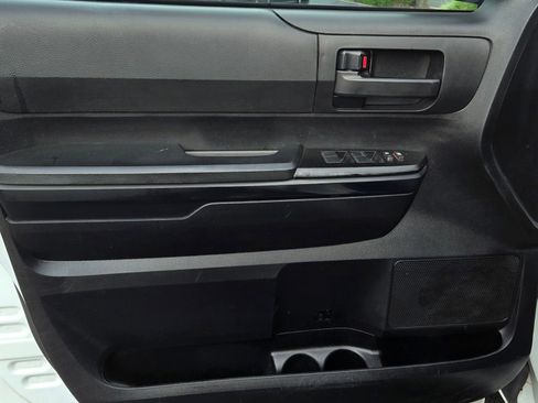 Used 2017 Toyota Tundra SR image 10