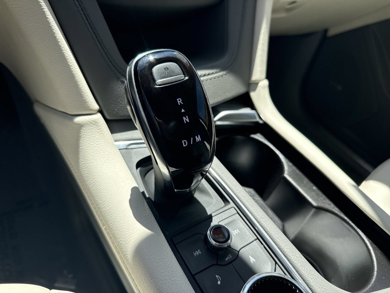 Certified 2024 Cadillac XT5 Premium Luxury w/ LPO, Premium Carpet Package FWD image 15