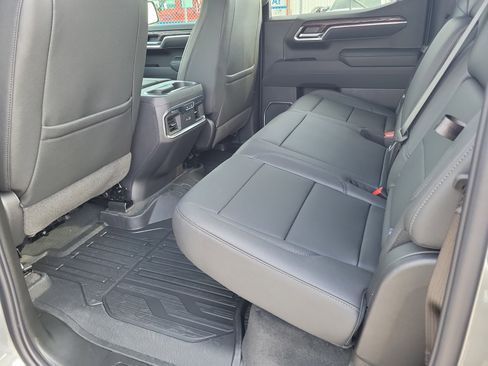 New 2026 GMC Sierra 1500 SLT image 12