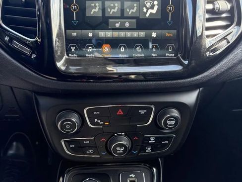 Used 2018 Jeep Compass Limited w/ Navigation Group AWD/4WD image 18