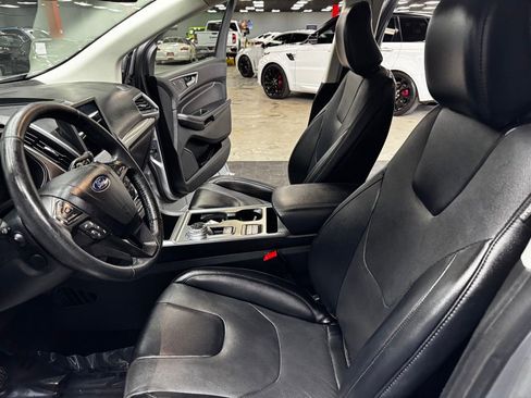Used 2022 Ford Edge Titanium w/ Equipment Group 301A AWD/4WD image 34