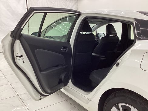 Used 2018 Toyota Prius Prime Premium image 22