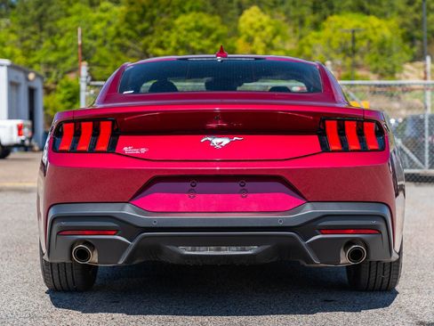 Used 2025 Ford Mustang Coupe RWD image 6