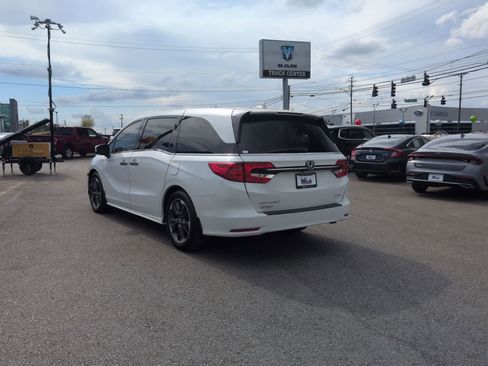 Used 2023 Honda Odyssey Elite image 6