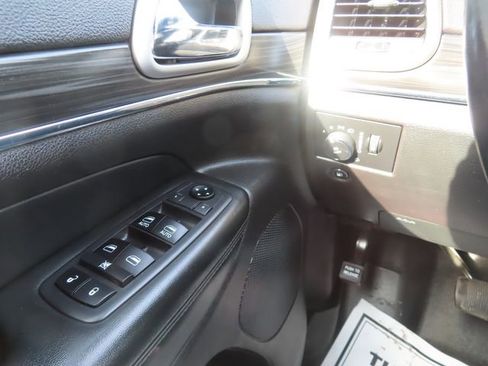 Used 2019 Jeep Grand Cherokee Limited w/ Luxury Group II AWD/4WD image 34