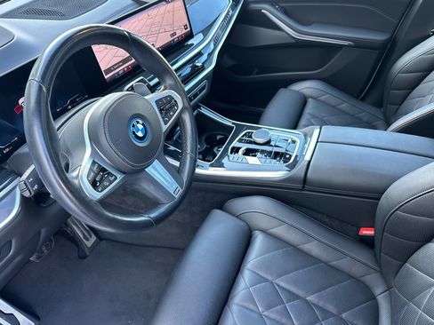 Used 2024 BMW X5 xDrive50e w/ M Sport Package AWD/4WD image 9