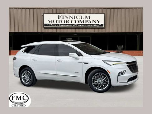 Used 2023 Buick Enclave Avenir w/ Avenir Technology Package FWD image 1