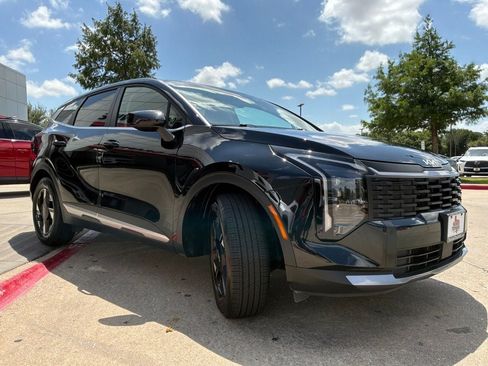 Used 2026 Kia Sportage LX FWD image 4