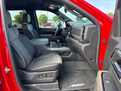Used 2024 Chevrolet Silverado 1500 ZR2 w/ Technology Package AWD/4WD image 27