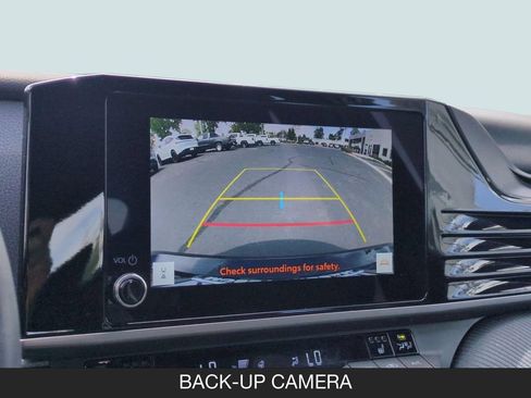Used 2025 Toyota Camry SE w/ Convenience Package FWD image 21
