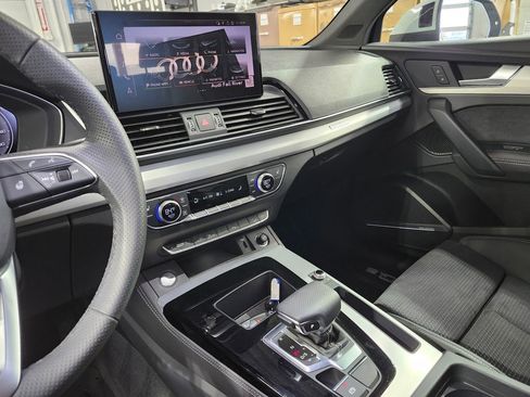 Certified 2024 Audi Q5 e Premium Plus image 10