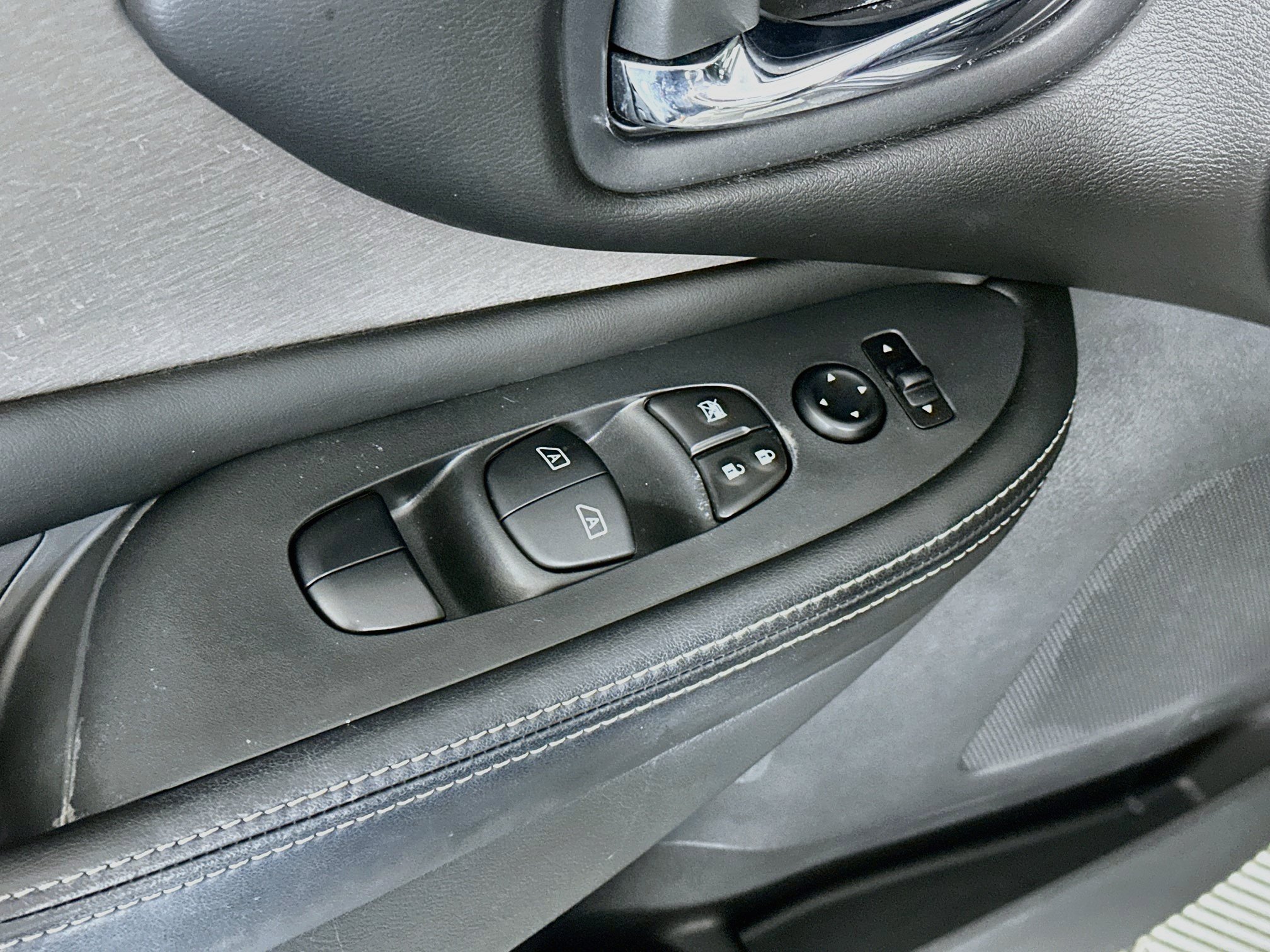 Used 2024 Nissan Murano SV FWD image 15