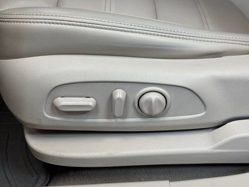 Used 2021 GMC Acadia Denali w/ Denali Technology Package image 12