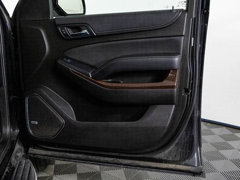 Used 2017 GMC Yukon XL SLT image 24