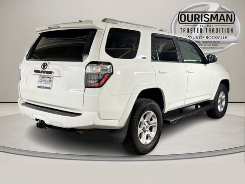 Used 2018 Toyota 4Runner SR5 image 7