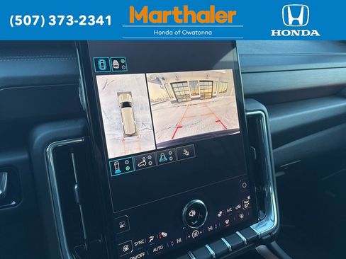 Used 2025 GMC Yukon XL Denali image 27