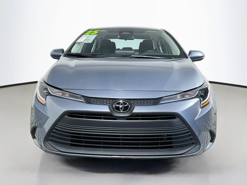 Used 2025 Toyota Corolla LE FWD image 11