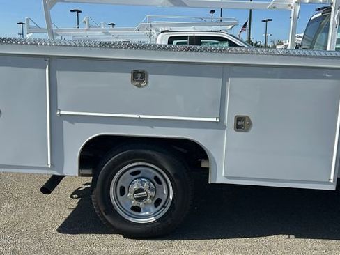 New 2026 Ford F350 XL w/ XL Chrome Package RWD image 4