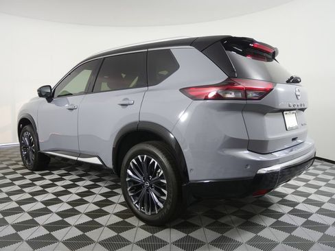 Used 2025 Nissan Rogue Platinum w/ Tech Package FWD image 5
