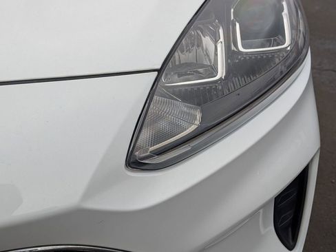 Used 2022 Ford Escape SE image 9