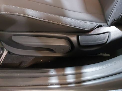Certified 2025 Hyundai Elantra Hybrid FWD image 30