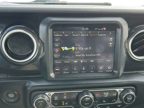 Certified 2022 Jeep Wrangler Unlimited Sahara image 16