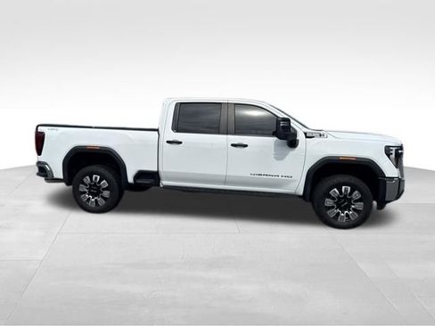 Used 2024 GMC Sierra 2500 Pro w/ Convenience Package AWD/4WD image 4