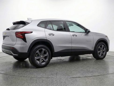 Used 2025 Chevrolet Blazer LT image 9