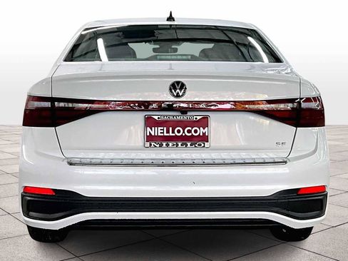 New 2026 Volkswagen Jetta SE image 6