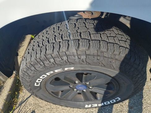 Used 2016 Ford F150 XLT AWD/4WD image 5